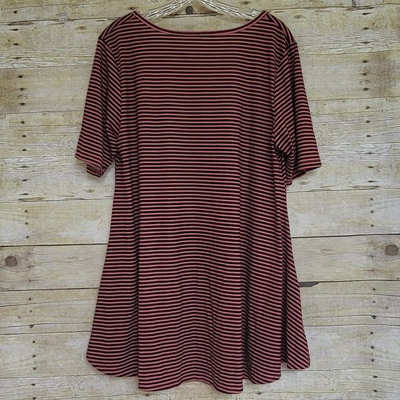 EUC LuLaRoe Perfect T Large - Pink & Black Stripes - Picture 2 of 6